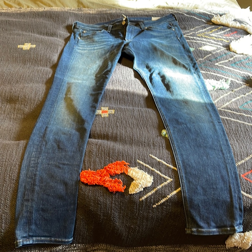 Rag & Bone: the skinny denim jeans. Size 31.